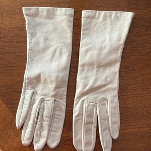 Woman’s leather gloves